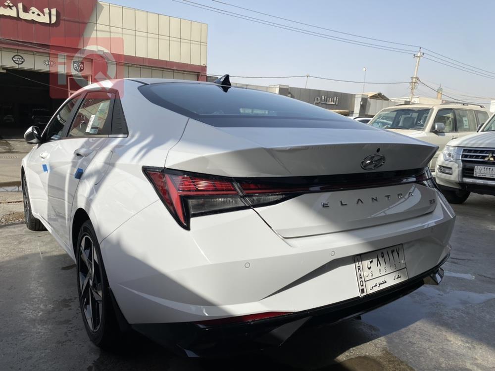 هیوندای ئەلەنترا